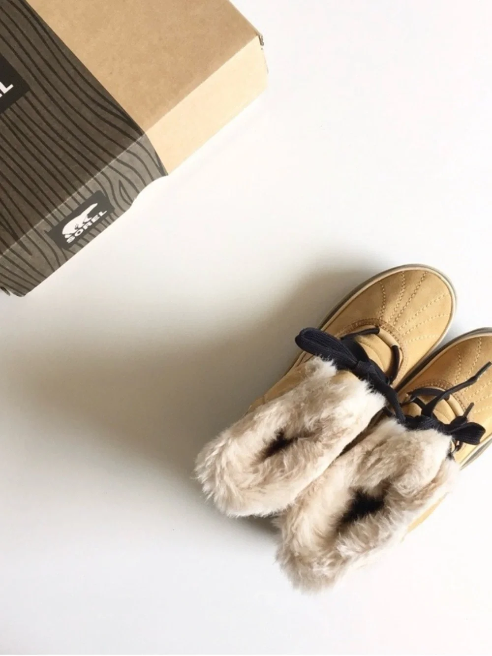 Sorel Women's Tan Waterproof Winter Boots with Faux-Fur Collar